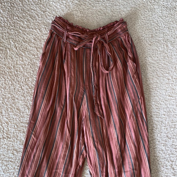 Flowy and stretchy American Eagle pants. - Picture 1 of 4